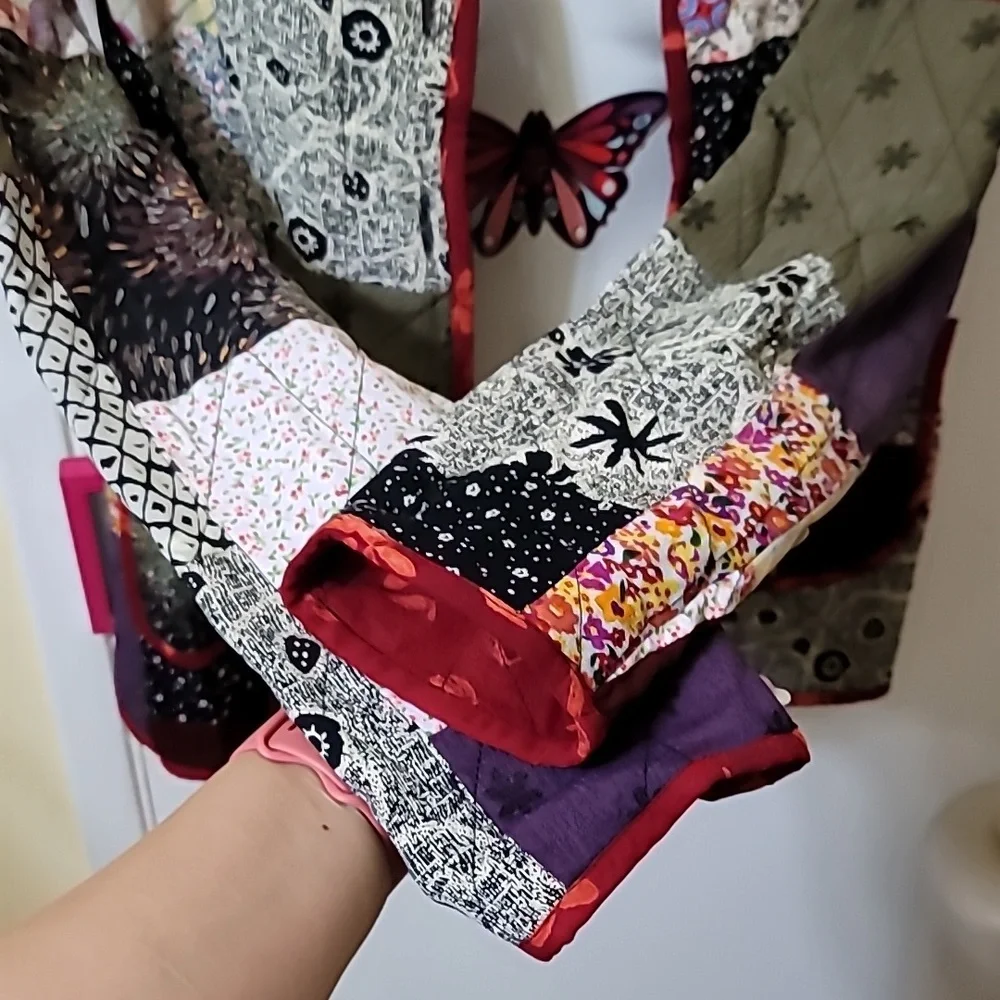 Patchwork jacket small quilted design all over floral print pockets rayon